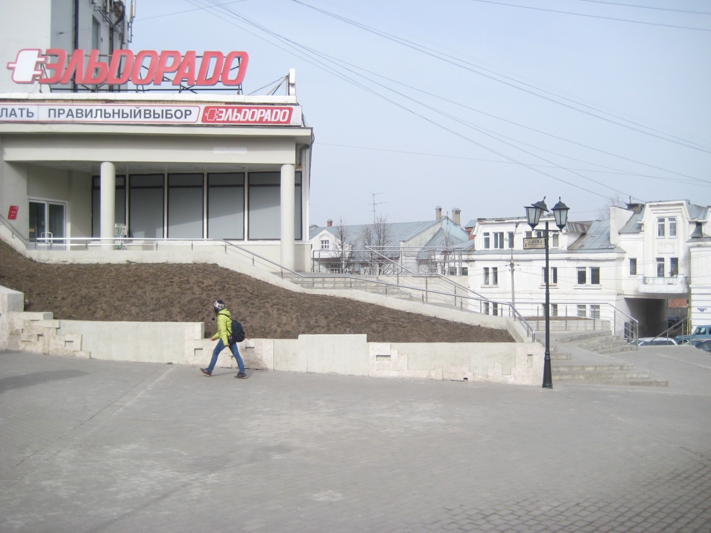 Сдам торговую площадь.
Первый этаж, отдельный вход.
Парковка, разгрузка предусмотерны.
Свободная планировка на колоннах.
Остановка рядом.
