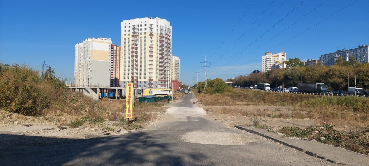 Продается помещение свободного назначения, возможно использование под торговлю, офис. Новый жилой массив.Хороший подъезд. Помещение имеет два больших торговых зала с площадями 59,9 и 61,9 м2, что позволяет разбить помещение на двух арендаторов и получать более стабильный доход. Напротив входа в по