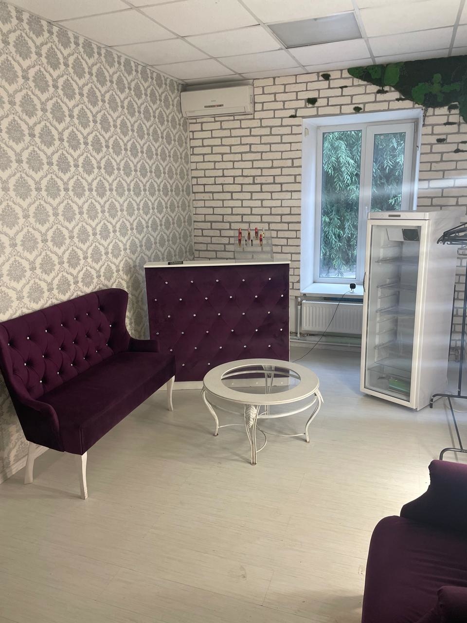 Сдам в аренду помещение 125 кв.м.:
- вход с ул. Б.Московская
- хороший ремонт, окна на фасад дома
- все коммуникации, доступ круглосуточный
- арендные каникулы предоставим.
Долгосрочная аренда.