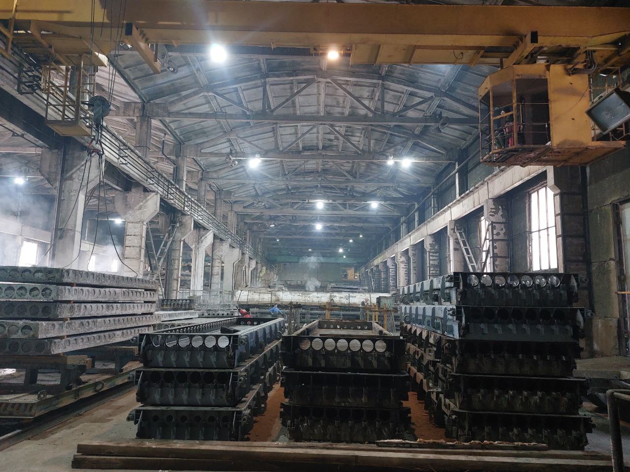 Сдается в аренду рабочий производственный цех с мостовыми кранами.
РАСПОЛОЖЕНИЕ:
- Черта города Владимира (население 330 тыс. чел.);
- Промышленный район;
- Остановка общественного транспорта у КПП;
- Удобный выезд на трассы М12 и М7, от Москвы расстояние 200 км.
- Подъезд длинномеров.
ПОМЕЩЕНИЯ:
- 