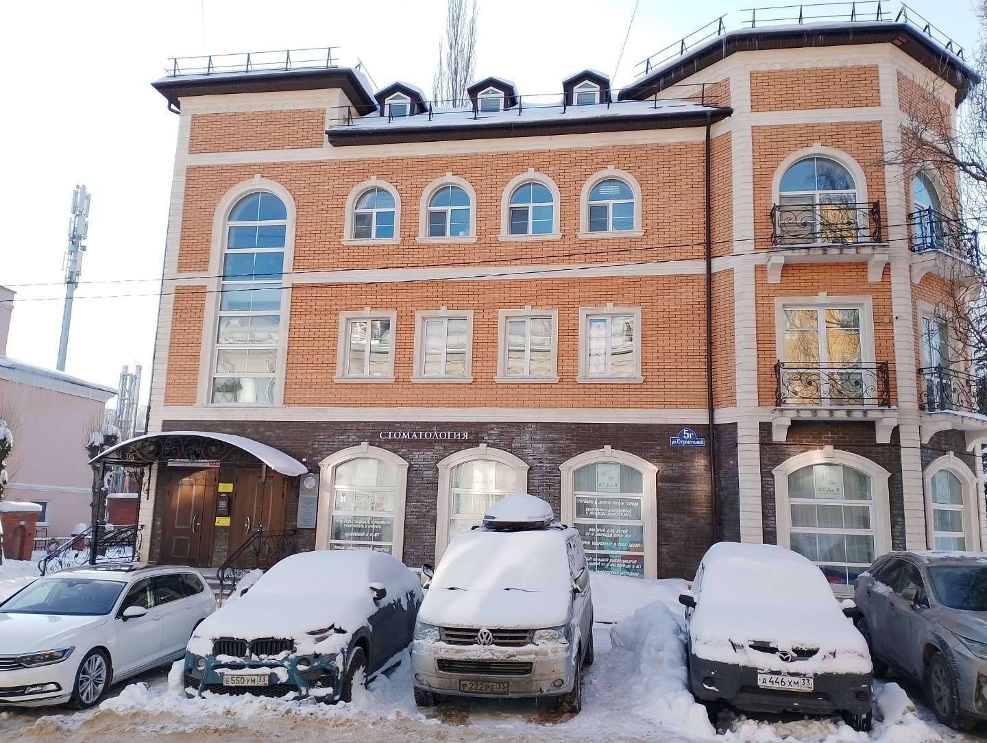 Продам офис с хорошим ремонтом.
Здание отдельно стоящее, 2014г постройки.
Отдельный вход, все коммуникации.
