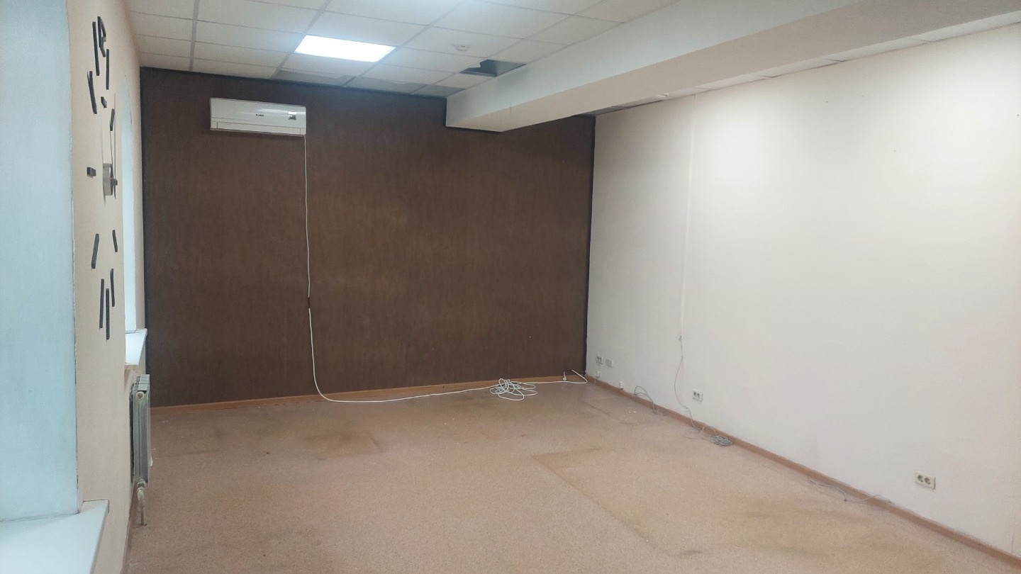 Сдаётся офисное помещение 26,2 кв.м. в бизнес-центре

Сдаётся в аренду офисное помещение площадью 28,4 кв.м. в современном бизнес-центре, расположенном по адресу: г. Владимир, ул. 1-я Никольская.

Преимущества:

удобная и функциональная планировка

презентабельный бизнес-центр

удобное расположение 