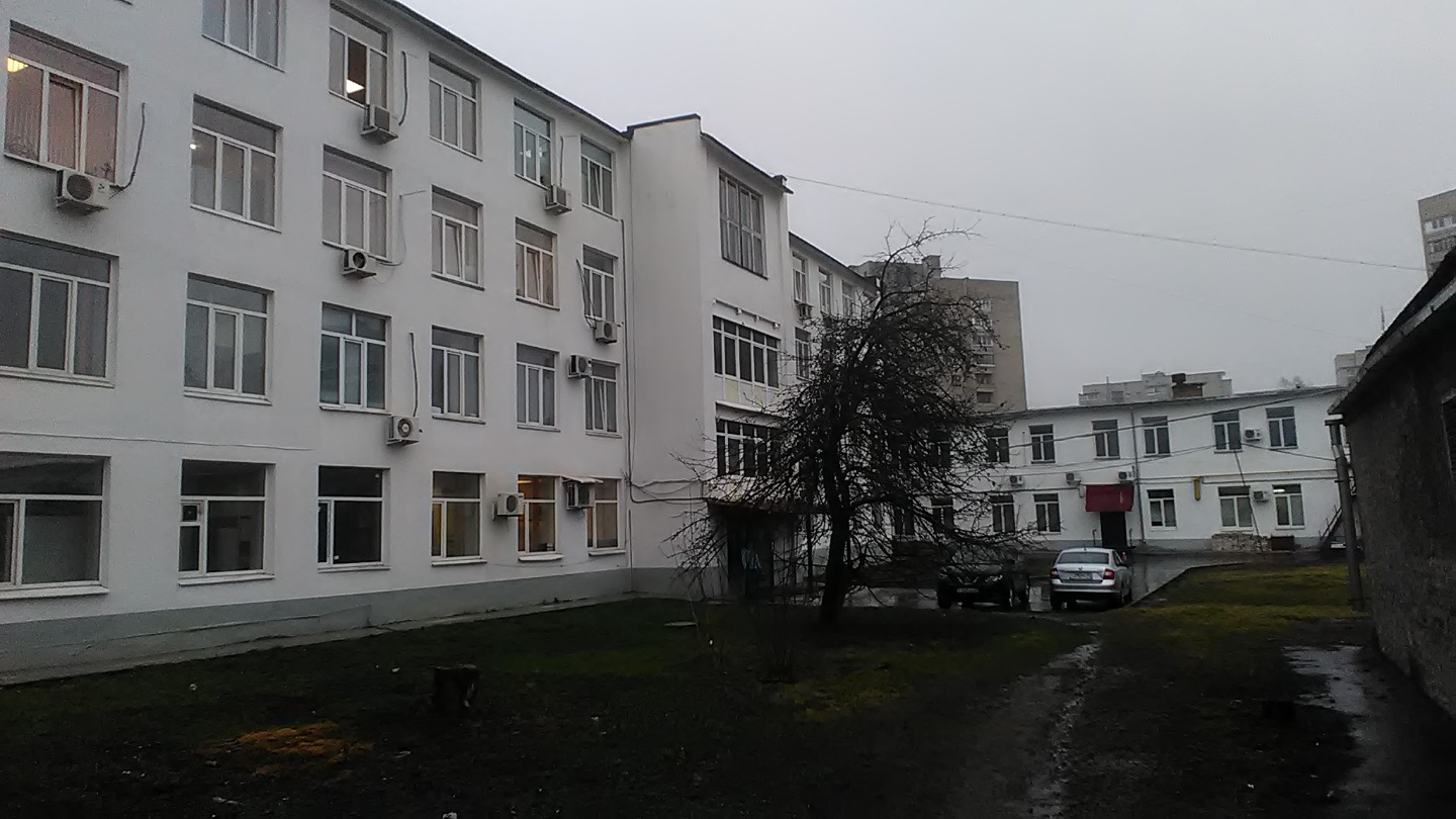 Сдам офис на втором этаже.
Санузел рядом, воду завести нельзя.
Коммунальные платежи 1000 руб/мес.