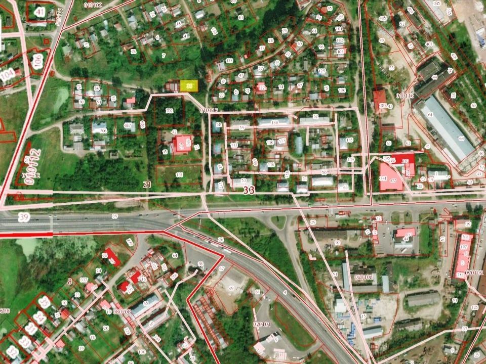 Продается отдельностоящее здание гаражных боксов площадью 394 кв.м.
Земельный участок площадью 638 кв.м. в долгосрочной аренде на 49 лет. Кадастровый номер 33:21:010112:34. Разрешенное использование земли: общественно-деловая застройка. 
Удаленность от трассы М-7 Москва - Нижний Новгород 200 метров.