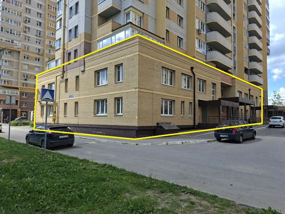 Продается нежилое помещение в центре современного жилищного комплекса!
Одна из лучших локаций в городе!
ОСНОВНЫЕ ПРЕИМУЩЕСТВА:
- Центральный район города;
- Новый заселенный жилой массив;
- Одна из главных улиц города;
- Высокая деловая активность (близость главных Университетов региона);
- Интенсив