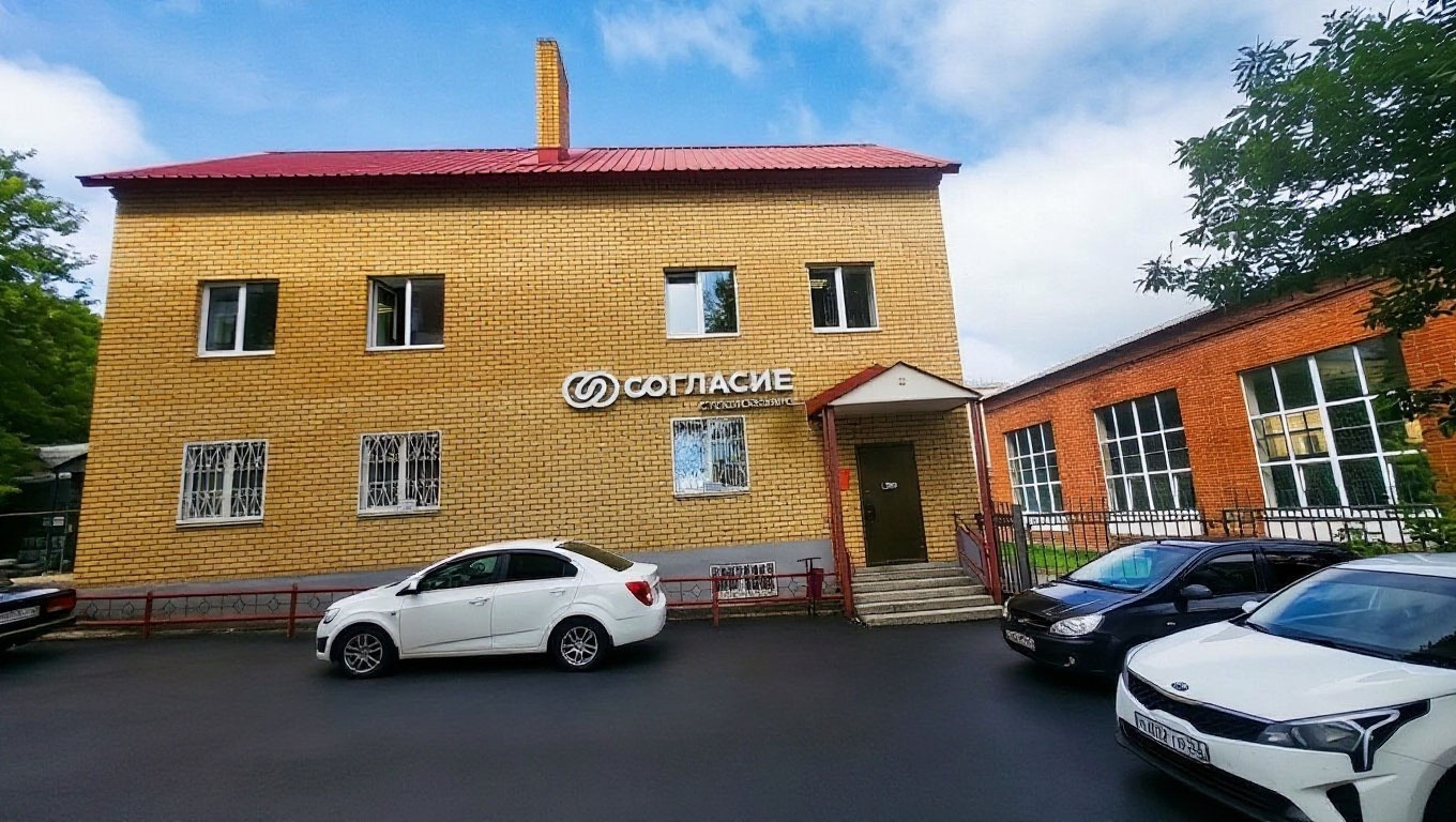 Продаётся особняк в центре Владимира - идеальное решение для бизнеса!
Предлагаем отдельно стоящее здание на Октябрьском проспекте - в самом сердце города.

Основные характеристики:
площадь здания 400 кв.м;
4е уровня: цоколь, первый этаж, второй этаж и мансарда — можно грамотно зонировать пространств