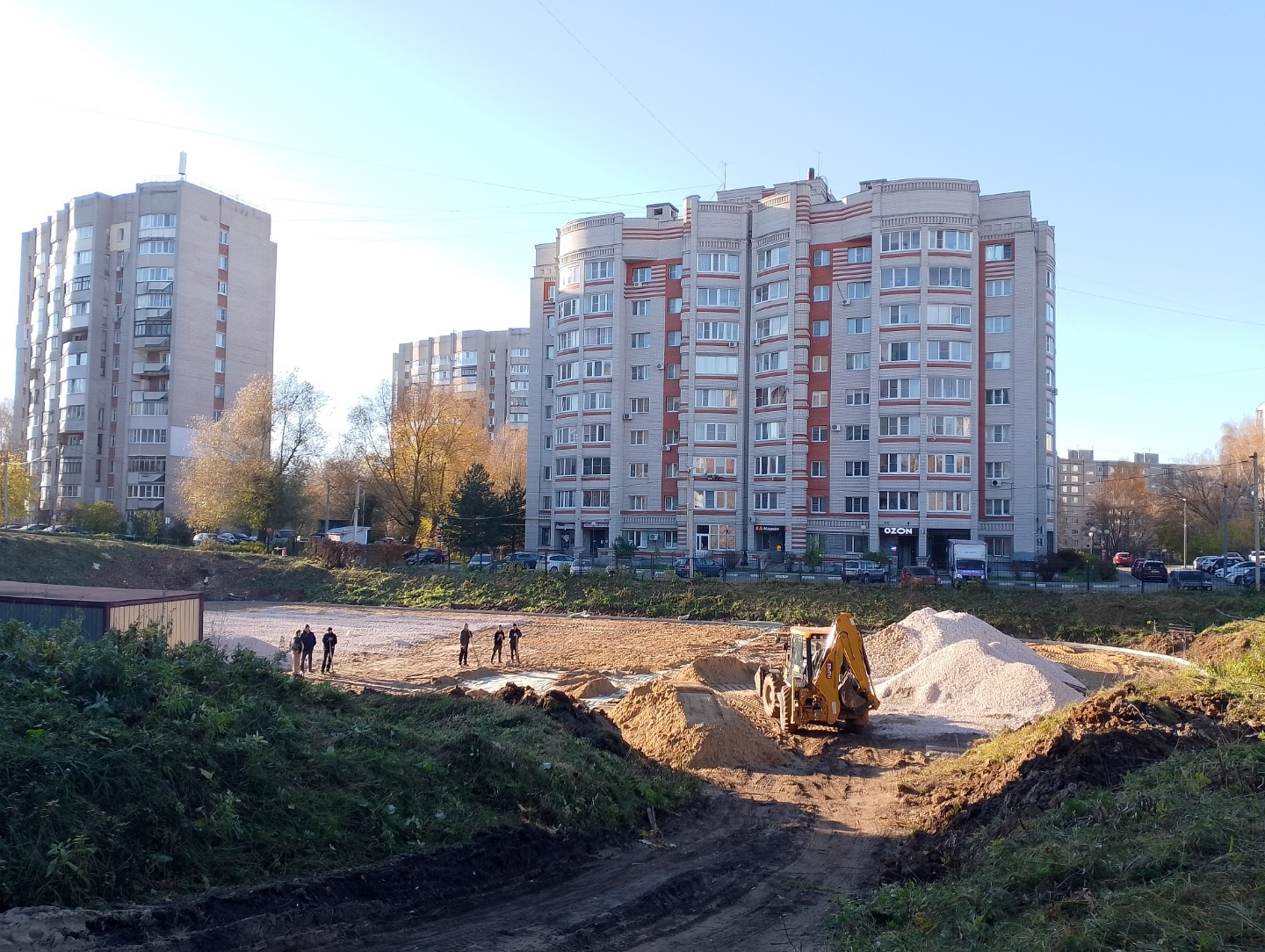 Предлагается в продажу помещение свободного назначения, расположенное на 1 этаже.
Планировка кабинетно-коридорная, 9 комнат с полноразмерными окнами.  
Помещение требует обстоятельного ремонта.

Подойдет для производства, хранения и сортировки продукции для маркетплейсов.
Легко переделать в Хостел, 